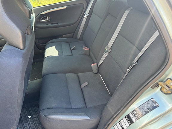 Volvo V40 11 of 12