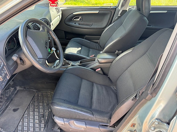 Volvo V40 9 of 12
