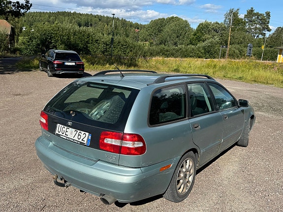 Volvo V40 6 of 12