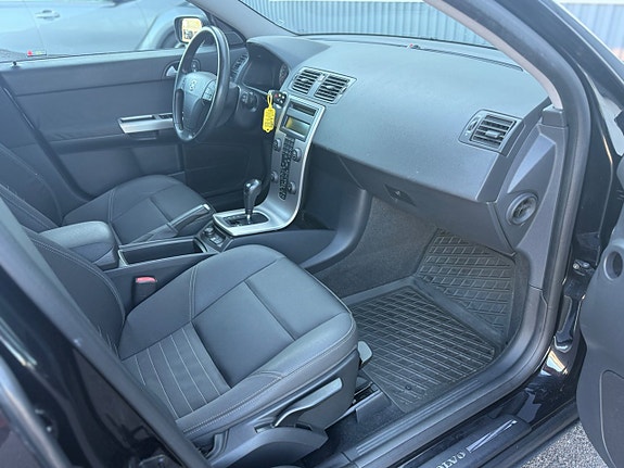 Volvo V50 8 of 19