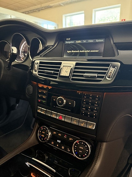 Mercedes-Benz CLS350 11 of 17