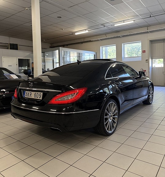 Mercedes-Benz CLS350 3 of 17