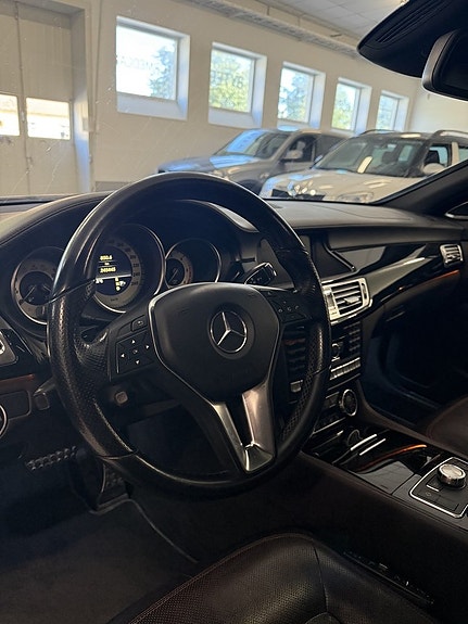 Mercedes-Benz CLS350 9 of 17