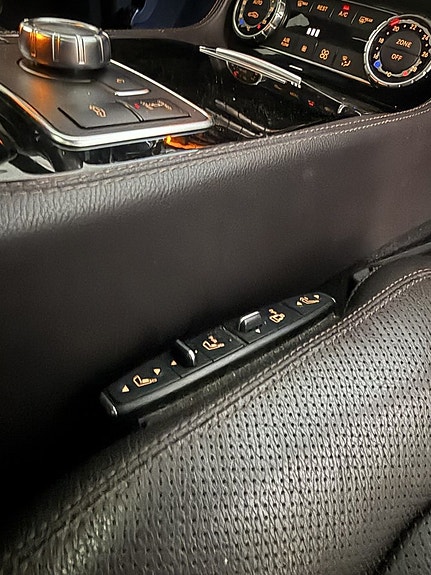 Mercedes-Benz CLS350 12 of 17