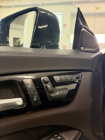 Mercedes-Benz CLS350 7 of 17