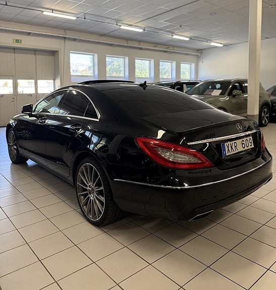 Mercedes-Benz CLS350 4 of 17