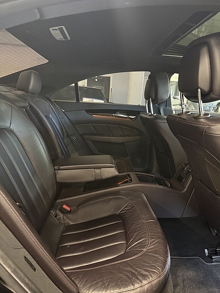 Mercedes-Benz CLS350 15 of 17