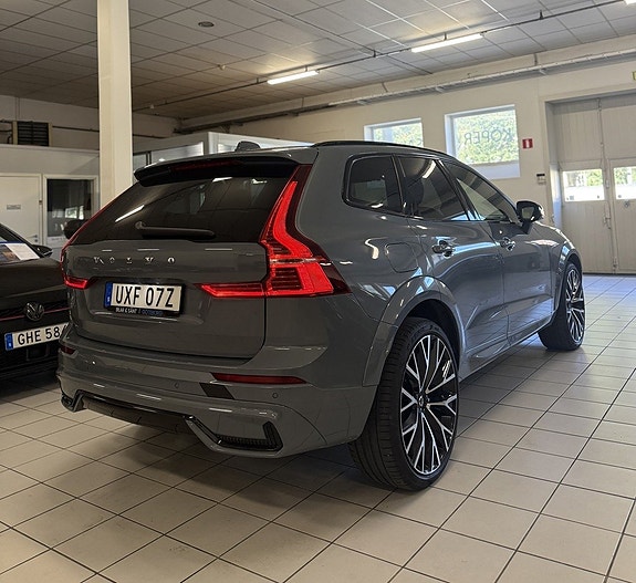 Volvo XC60 3 of 23