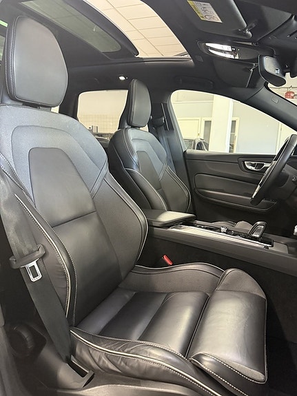 Volvo XC60 18 of 23