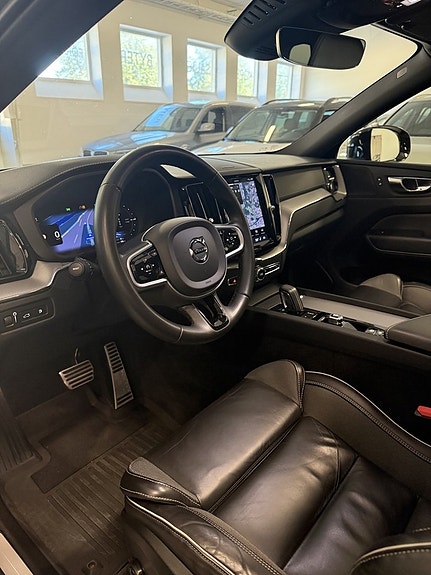 Volvo XC60 7 of 23