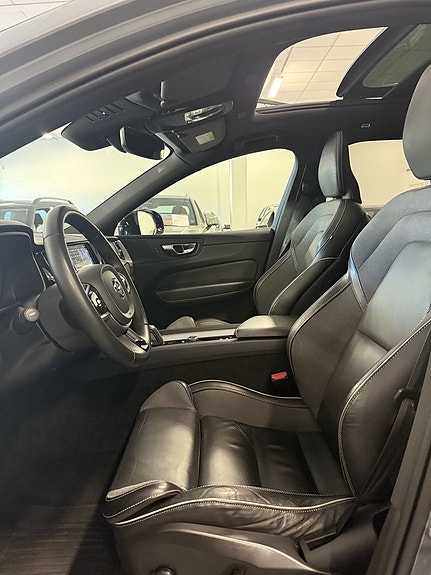 Volvo XC60 6 of 23