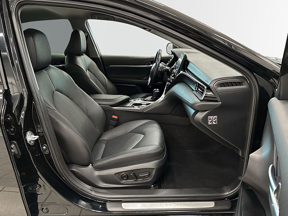 Toyota Camry 13 of 22