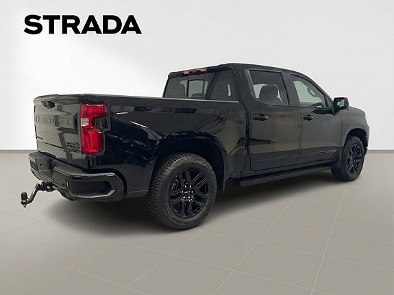 Chevrolet Silverado EV 3 of 22