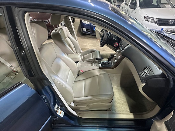 Subaru Outback 8 of 27