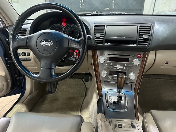 Subaru Outback 13 of 27