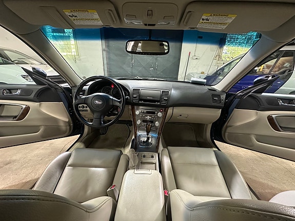 Subaru Outback 12 of 27