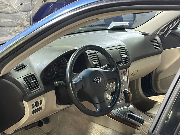 Subaru Outback 10 of 27