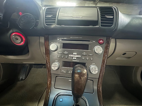 Subaru Outback 14 of 27