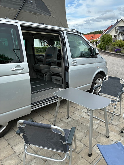 Volkswagen California 2 of 15