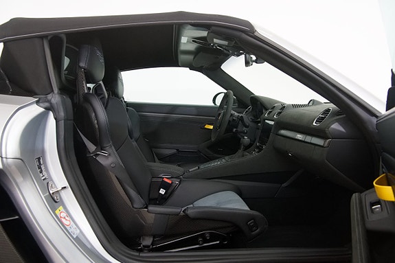 Porsche 718 Spyder RS 26 of 30