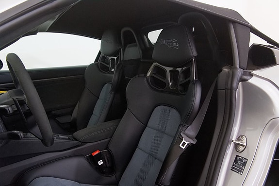 Porsche 718 Spyder RS 14 of 30