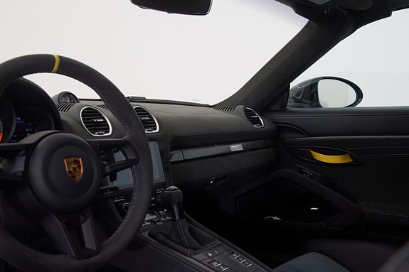 Porsche 718 Spyder RS 18 of 30