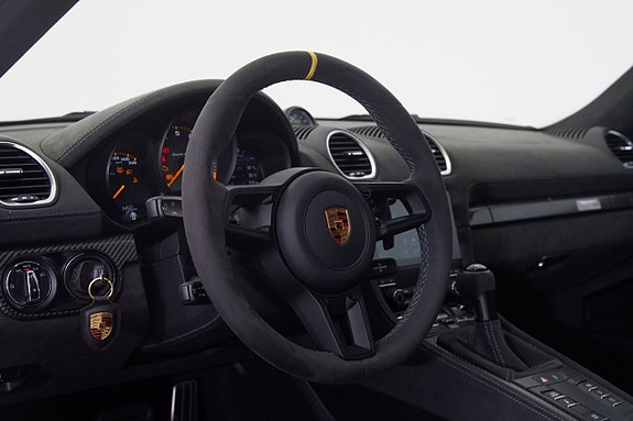 Porsche 718 Spyder RS 16 of 30