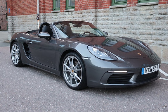 Porsche 718 Boxster 14 of 21