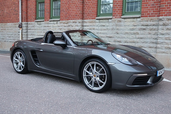 Porsche 718 Boxster 15 of 21