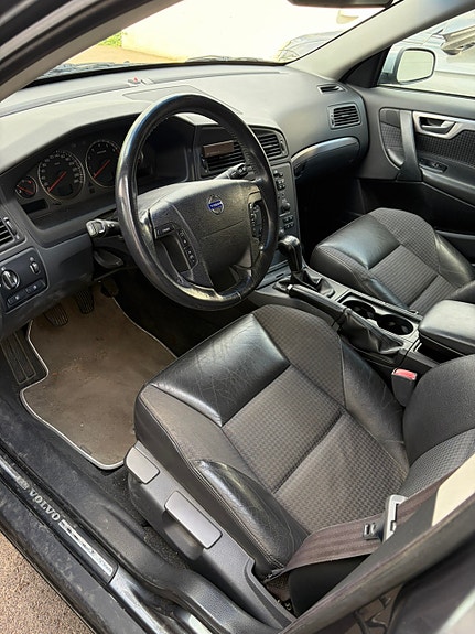 Volvo V70 5 of 5