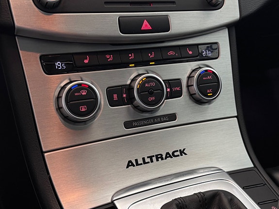 Volkswagen Passat Alltrack 23 of 27