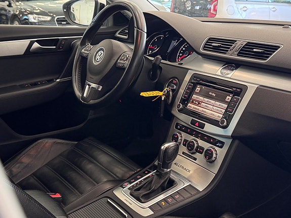 Volkswagen Passat Alltrack 19 of 27
