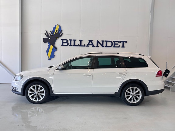 Volkswagen Passat Alltrack 3 of 27