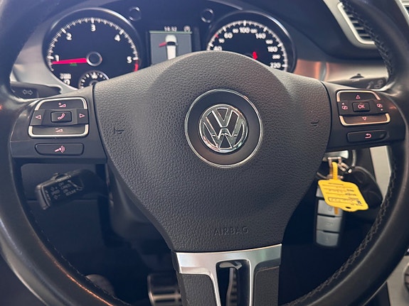Volkswagen Passat Alltrack 25 of 27