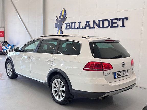 Volkswagen Passat Alltrack 4 of 27