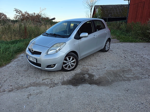 Toyota YARIS 2011