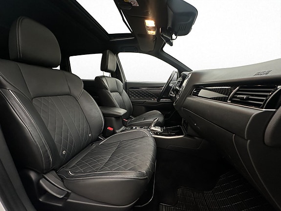 Mitsubishi Outlander 12 of 26