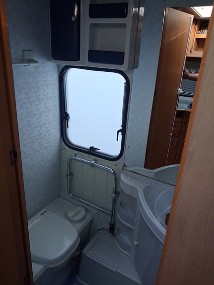 Adria Unica 562UL 7 of 8