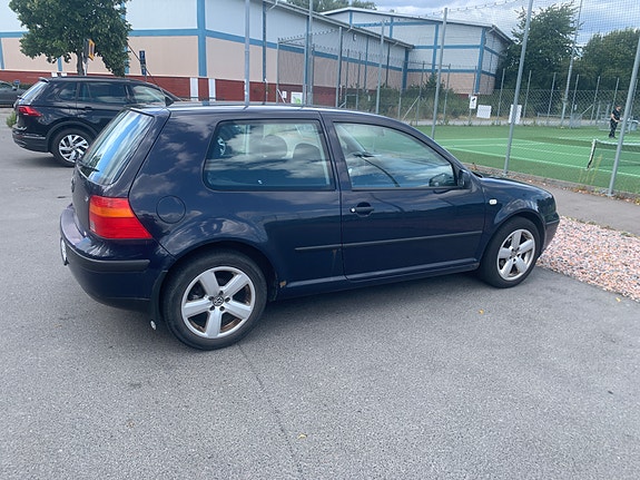Volkswagen Golf IV 2 of 11