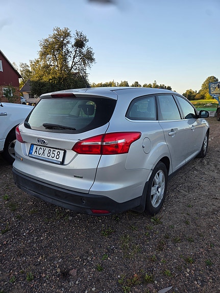 Ford Focus 3 of 8