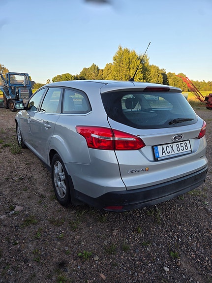 Ford Focus 4 of 8