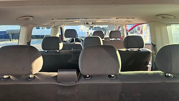 Volkswagen Caravelle 3 of 12