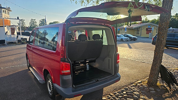 Volkswagen Caravelle 6 of 12