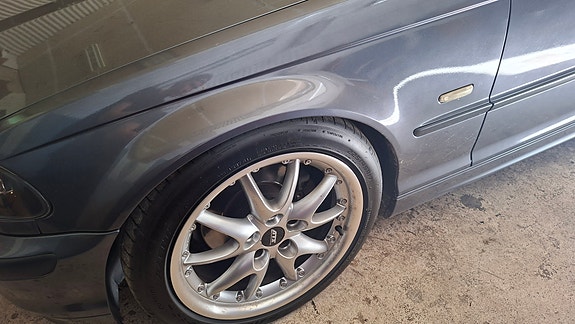 BMW 320i 16 of 19
