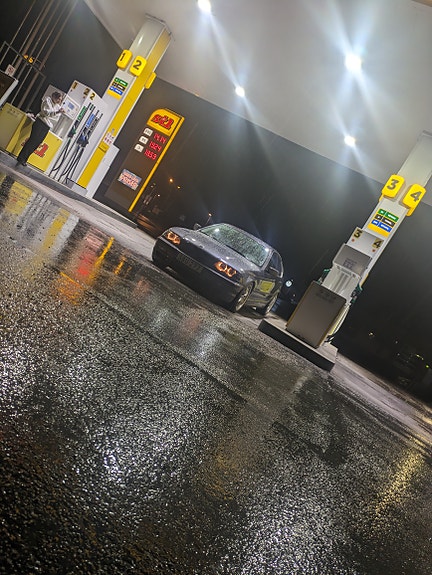 BMW 320i 7 of 19