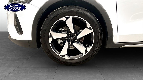 Ford Focus 7 of 12