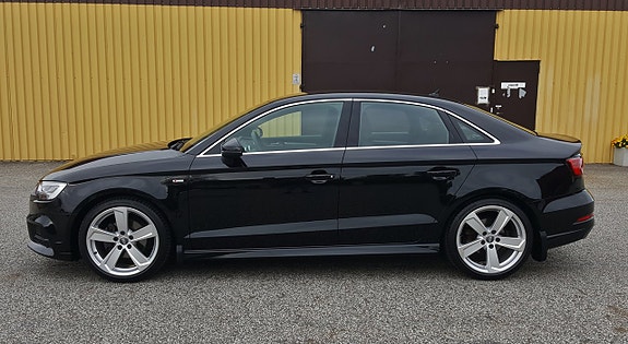 Audi A3 3 of 27