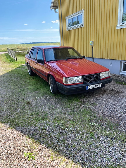 Volvo 740 2 of 4