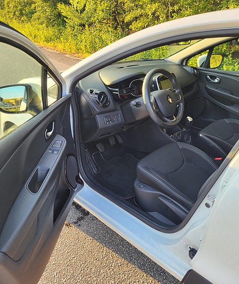 Renault Clio 6 of 8