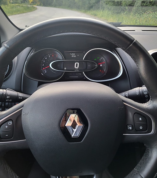 Renault Clio 7 of 8